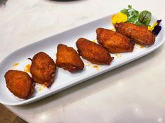 秘制烤鸡翅配墨西哥烟熏辣椒酱-théATRE茶聚场·餐厅(环球金融中心店)