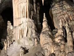 -波斯托伊纳溶洞