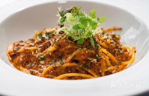 Red Cheddar Tomato Meat Sauce Pasta