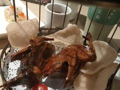 秘制脆皮乳鸽-避风塘(金山万达店)