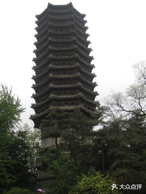 博雅塔图片