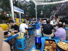 -老东镇啤酒屋海鲜加工·蒸汽海鲜·海鲜烧烤(台东店)