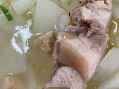 萝卜炖肘子-荣生萝卜汤饭店