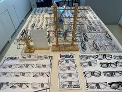 -天空之镜眼镜店蔡司依视路授权店(天通苑店)