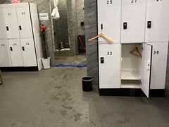 -跃动游泳健身俱乐部(新华传媒店)