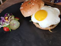 -HIGH FIVE哈福手工汉堡(桂林路店)