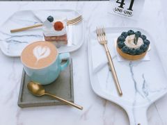 -UNI UNI(环亚凯瑟琳店)