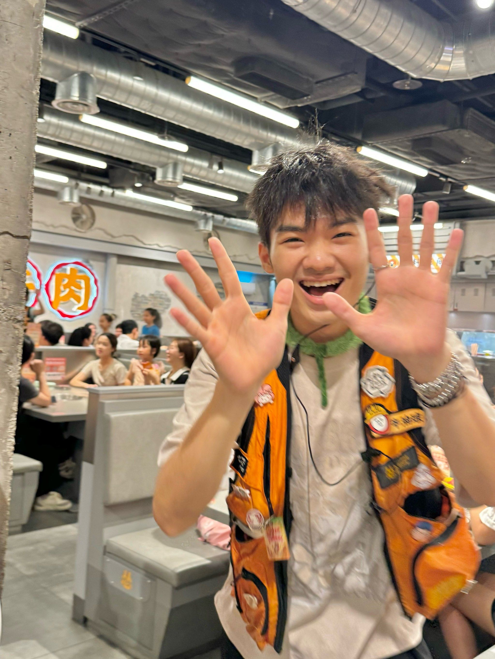 这个暑假都给我去拿93联名闪卡!