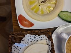 胡慕斯酱配饼-BRBR叙利亚餐厅(总店)