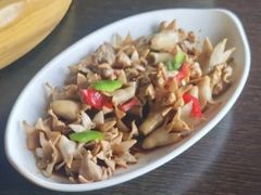 蒙版养颜石榴花-滇釜火锅·能喝汤的火锅(车公庄店)