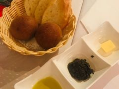 餐前包-威尼斯意餐酒吧 Venezia club(意大利风情街店)