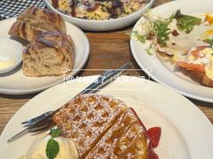 -ROAST coffee & eatery