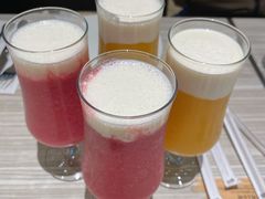 草莓火龙果优酪奶盖-必胜客(证大大拇指店)