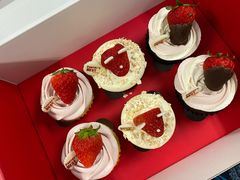 红丝绒纸杯蛋糕-派悦坊·甜品·蛋糕(日坛店)