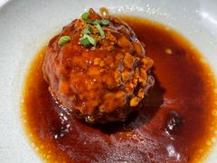 咸蛋黄狮子头-梅飞酒家(桑园路店)
