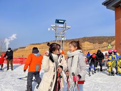 -采薇庄园四季滑雪场