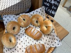 -沁屋面包店(人民东路店)