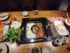-老牌坊云南鱼豆花火锅(嵩山店)