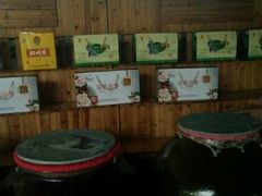 -红栌温泉山庄生态美食餐厅