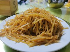 -明月食府(二区干二路店)