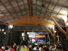 -绿光森林餐厅