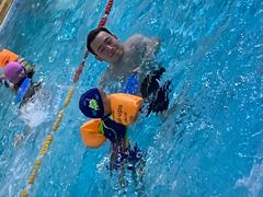 -小海豚国际游泳培训中心(浦东源深体育中心店)