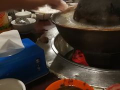 -洞庭洲·防空洞火锅·烧烤·铜锅涮肉(新百广场店)