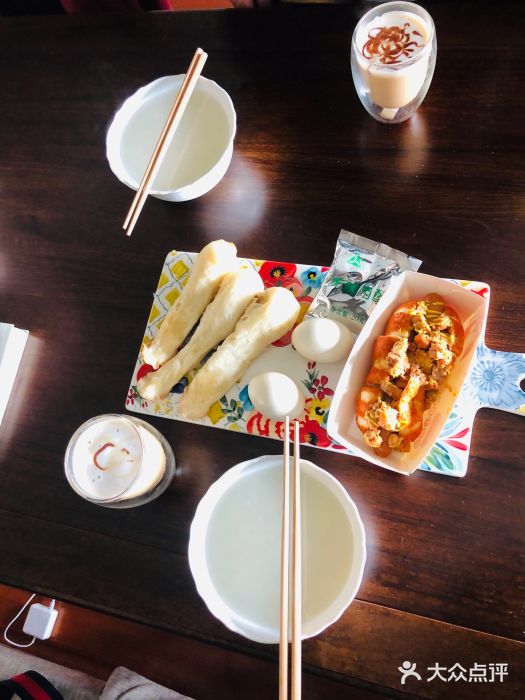 LELECHA乐乐茶(新街口大洋店)麻辣小龙虾热狗包图片