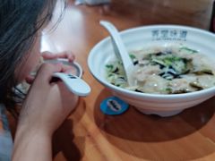 弄堂小馄饨-弄堂咪道-饭香·面香·馄饨香(兴梅店)