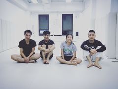 -菠萝格斗巴西柔术训练馆