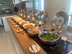 自助取餐区-湖景知味西餐厅•自助餐• 轻食(南京金茂威斯汀大酒店)