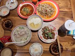 -老方桌烂蹄花川菜馆(九龙坡店)