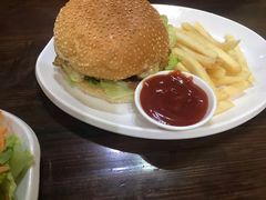 黄芥末鸡肉汉堡配薯条-panchos 墨西哥餐厅(嘉绿苑店)