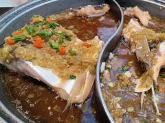 -阿瓦山寨·湘菜现炒·剁椒鱼头王(咸阳总店)