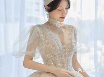 这款皇后款的婚纱真的是满足了好多小仙女的需求了