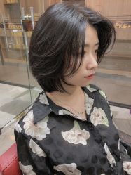 -天下皇剪新潇洒美容美发