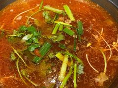 -野山舂·贵州现舂酸汤火锅(鸿通城店)