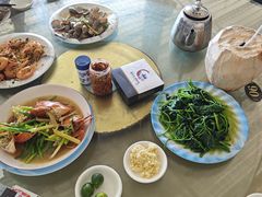 -潘先生平价海鲜城(神州半岛店)