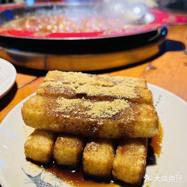 涮肉最好，配上地道的重庆式油碟，简直不要太棒了！