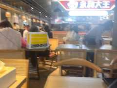 -斯普瑞斯奥特莱斯