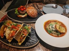 -Let'sBURGERplus·非常创意汉堡(三里屯店)