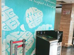 -麦当劳(虹梅路地铁站店)