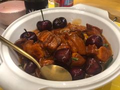 车厘子烧五花肉-甜阿姨·天台花园私房菜(万松园店)