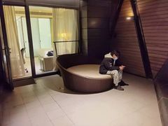 -上海滴水湖皇冠假日酒店