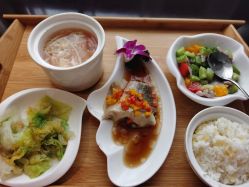 -卓玥国际月子会所(罗山路店)