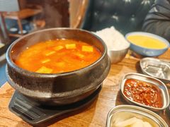 -明洞阿姨·韩式酱蟹烤肉·创意料理(三元桥店)