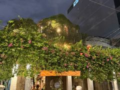 -Cuc Gach Quan Restaurant