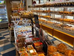 -85度C(生甜甜圈研究工坊·上海平凉店)