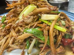 干煸茶树菇-康平锅贴馆时令海鲜(大润发店)