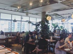 -ROAST coffee & eatery